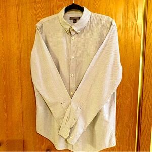 Stylish Banana Republic—dress or casual—great details. In excellent condition.